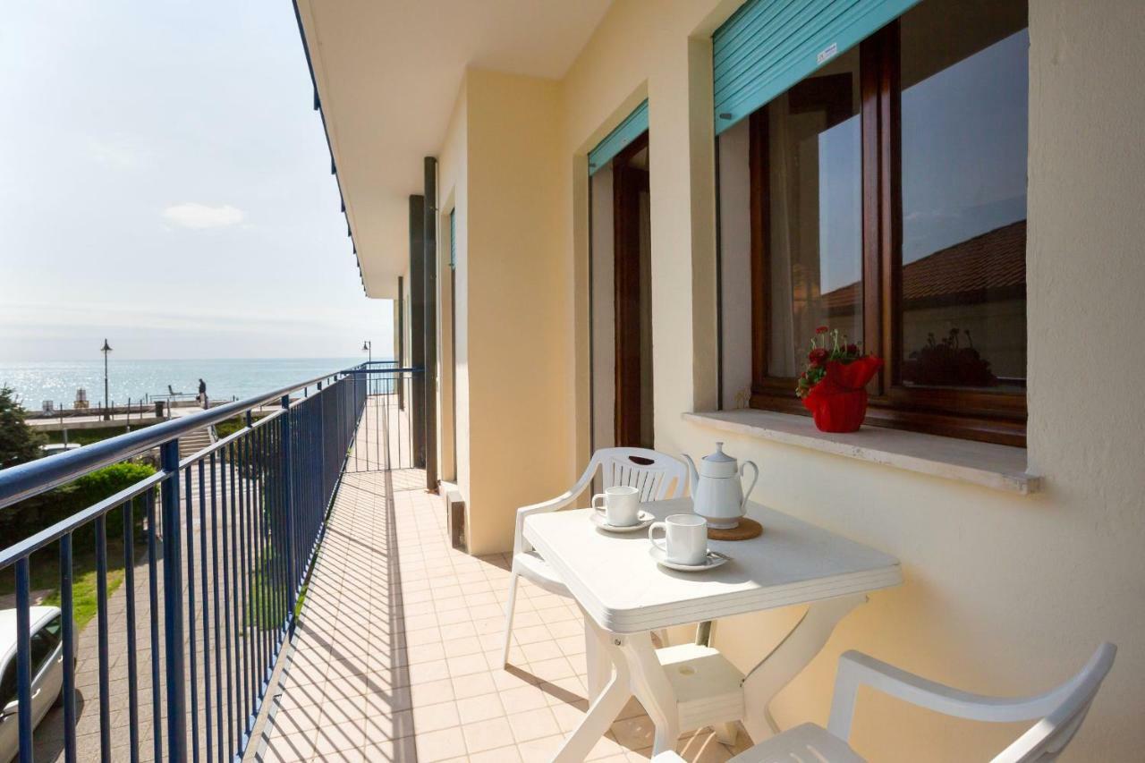 Residence Cristallo Каорле Экстерьер фото