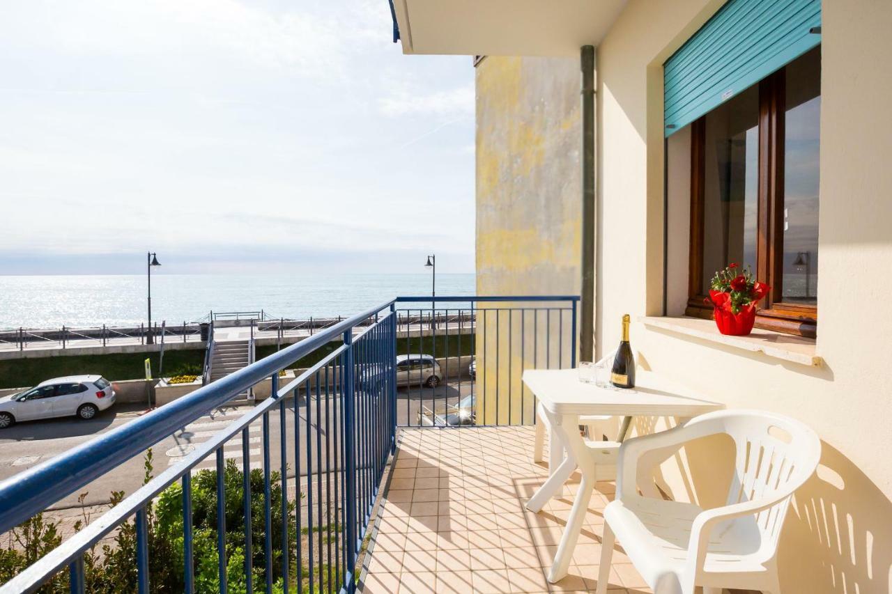 Residence Cristallo Каорле Экстерьер фото