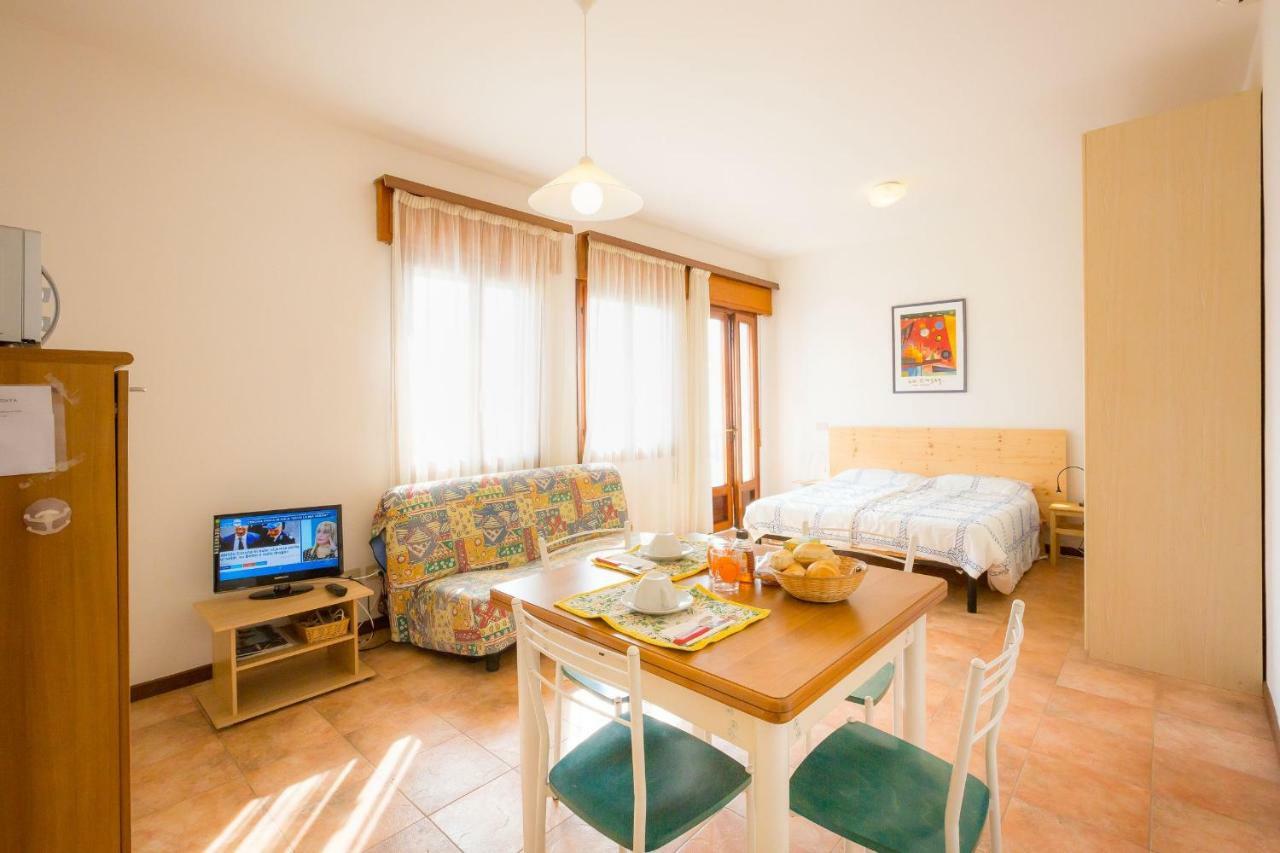 Residence Cristallo Каорле Экстерьер фото